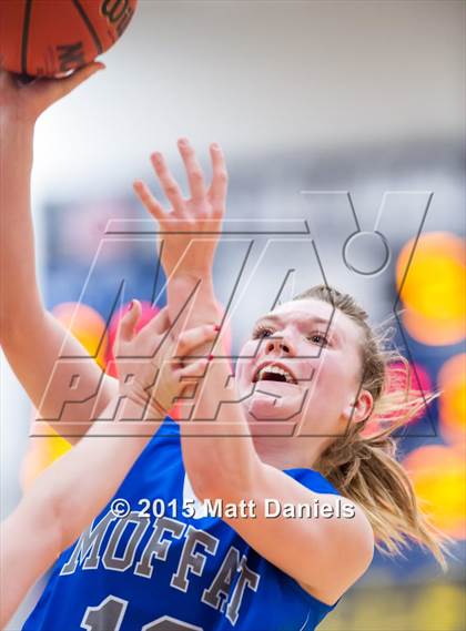 Thumbnail 2 in Eaton vs. Moffat County (CHSAA 3A Consolation) photogallery.