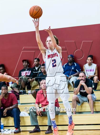 Thumbnail 3 in Freedom vs. St. Petersburg Catholic photogallery.