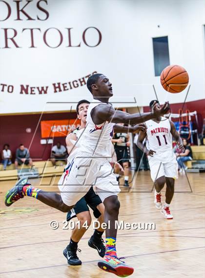 Thumbnail 3 in Freedom vs. St. Petersburg Catholic photogallery.