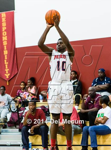Thumbnail 2 in Freedom vs. St. Petersburg Catholic photogallery.