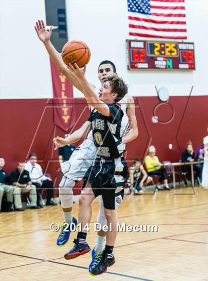 Thumbnail 2 in Freedom vs. St. Petersburg Catholic photogallery.