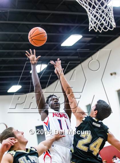 Thumbnail 1 in Freedom vs. St. Petersburg Catholic photogallery.