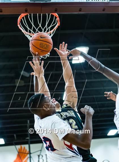 Thumbnail 1 in Freedom vs. St. Petersburg Catholic photogallery.
