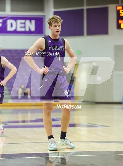 Thumbnail 2 in East vs. Tooele (Riverton Holiday Tournament) photogallery.