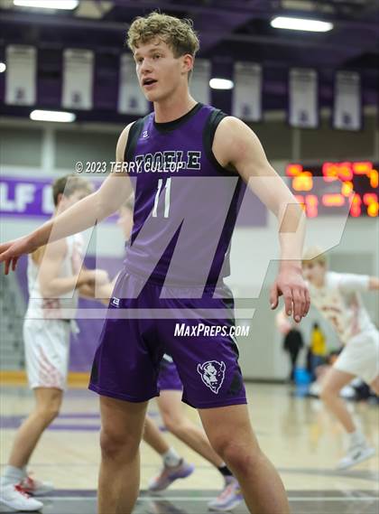 Thumbnail 1 in East vs. Tooele (Riverton Holiday Tournament) photogallery.