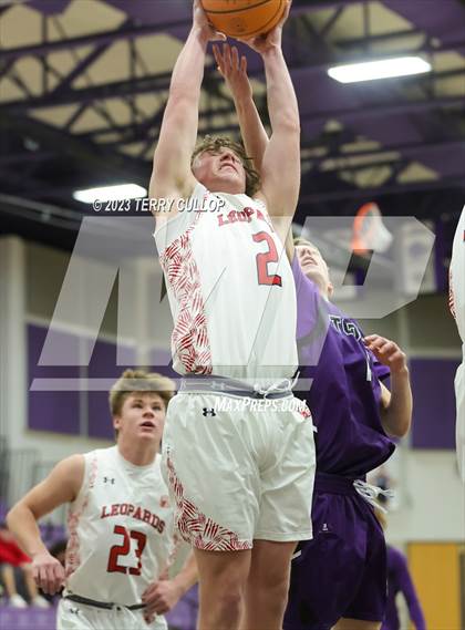 Thumbnail 3 in East vs. Tooele (Riverton Holiday Tournament) photogallery.