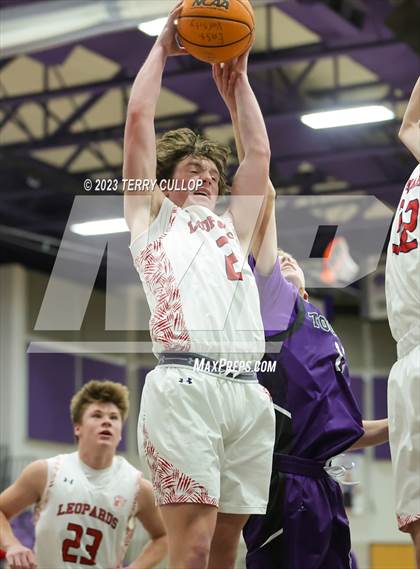 Thumbnail 1 in East vs. Tooele (Riverton Holiday Tournament) photogallery.