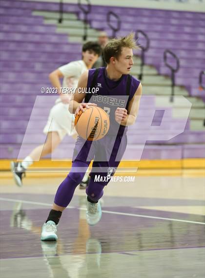 Thumbnail 2 in East vs. Tooele (Riverton Holiday Tournament) photogallery.