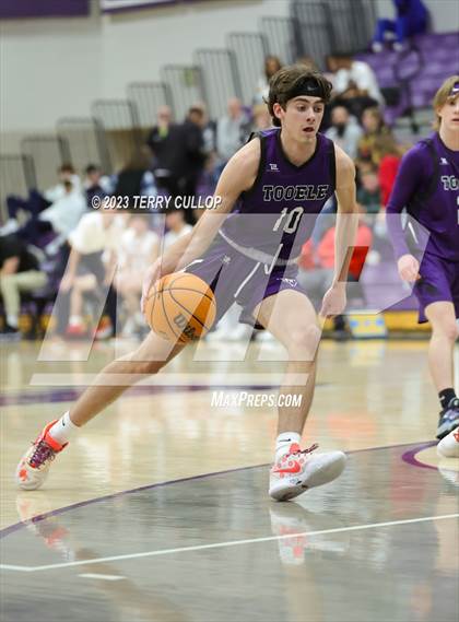 Thumbnail 1 in East vs. Tooele (Riverton Holiday Tournament) photogallery.