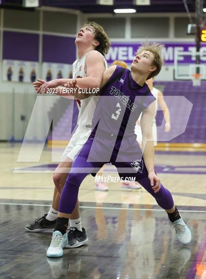 Thumbnail 1 in East vs. Tooele (Riverton Holiday Tournament) photogallery.
