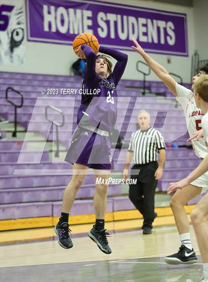 Thumbnail 2 in East vs. Tooele (Riverton Holiday Tournament) photogallery.