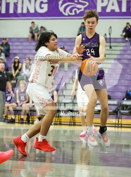 Thumbnail 2 in East vs. Tooele (Riverton Holiday Tournament) photogallery.