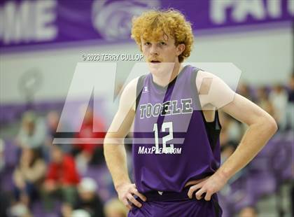 Thumbnail 2 in East vs. Tooele (Riverton Holiday Tournament) photogallery.