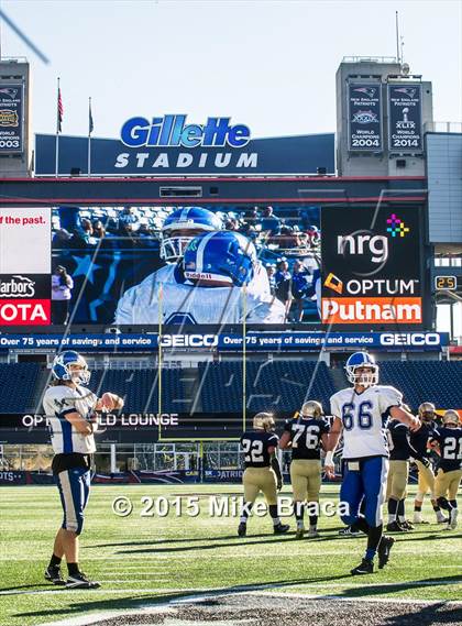 Thumbnail 2 in St. Bernard's Central Catholic vs. Mashpee (MIAA Division 6 Final) photogallery.