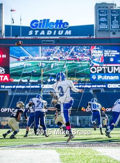 Thumbnail 2 in St. Bernard's Central Catholic vs. Mashpee (MIAA Division 6 Final) photogallery.