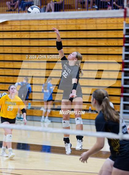 Thumbnail 2 in Pioneer vs. Leo (Leo Invite) photogallery.