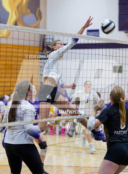 Thumbnail 2 in Pioneer vs. Leo (Leo Invite) photogallery.