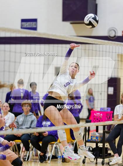 Thumbnail 2 in Pioneer vs. Leo (Leo Invite) photogallery.