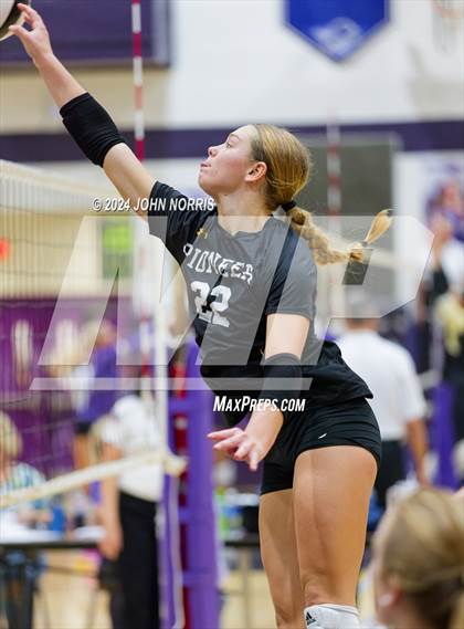 Thumbnail 2 in Pioneer vs. Leo (Leo Invite) photogallery.