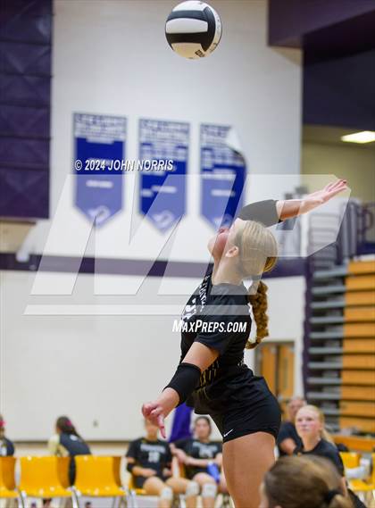 Thumbnail 2 in Pioneer vs. Leo (Leo Invite) photogallery.