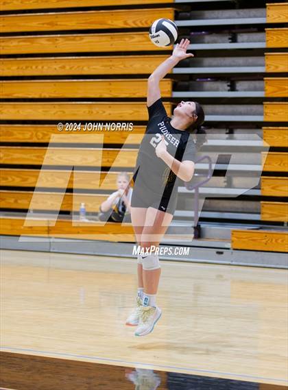 Thumbnail 2 in Pioneer vs. Leo (Leo Invite) photogallery.