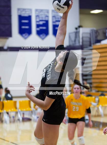 Thumbnail 2 in Pioneer vs. Leo (Leo Invite) photogallery.