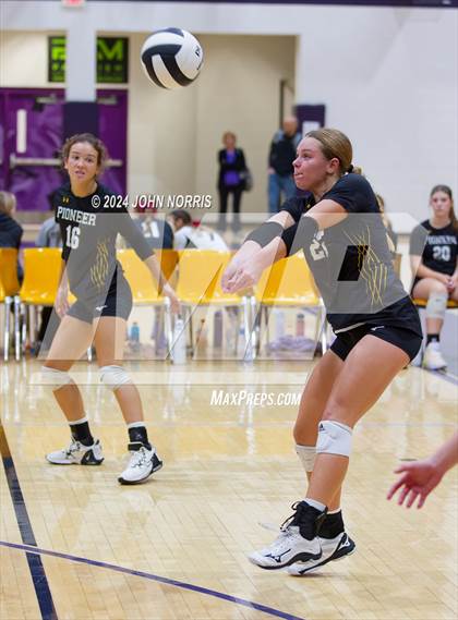 Thumbnail 3 in Pioneer vs. Leo (Leo Invite) photogallery.