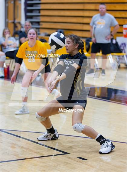 Thumbnail 2 in Pioneer vs. Leo (Leo Invite) photogallery.