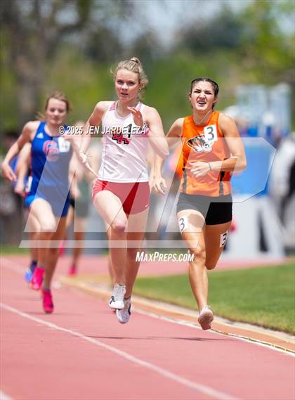 Thumbnail 1 in CHSAA Finals 2A-5A (800 Meter) photogallery.