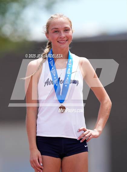 Thumbnail 2 in CHSAA Finals 2A-5A (800 Meter) photogallery.