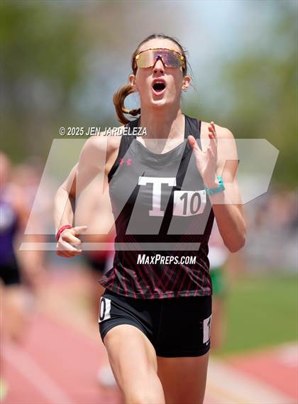 Thumbnail 2 in CHSAA Finals 2A-5A (800 Meter) photogallery.