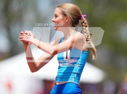 Thumbnail 1 in CHSAA Finals 2A-5A (800 Meter) photogallery.