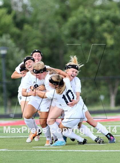 Thumbnail 1 in Aquinas vs Blue Valley Southwest (KSHSAA 5A Final) photogallery.