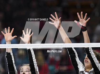 Thumbnail 2 in D'Evelyn vs. Coronado (CHSAA 4A Playoff) photogallery.