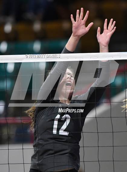 Thumbnail 3 in D'Evelyn vs. Coronado (CHSAA 4A Playoff) photogallery.