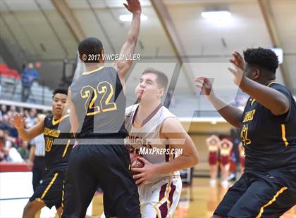 Thumbnail 1 in Lincoln vs Capital (WIAA 3A Regional) photogallery.