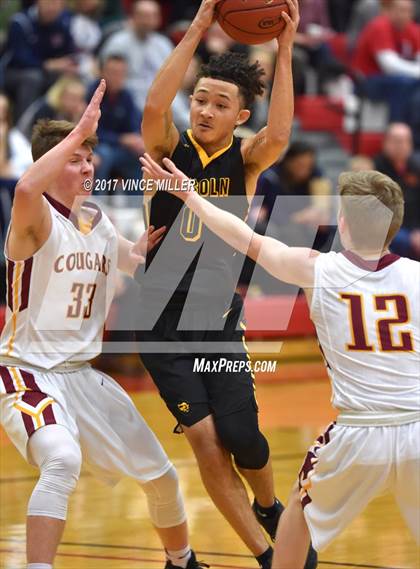 Thumbnail 1 in Lincoln vs Capital (WIAA 3A Regional) photogallery.