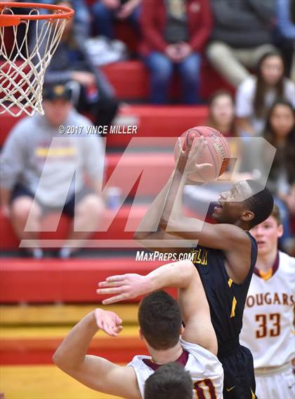 Thumbnail 2 in Lincoln vs Capital (WIAA 3A Regional) photogallery.