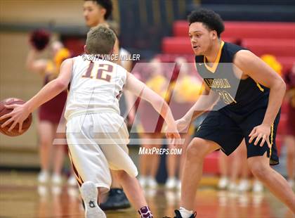 Thumbnail 1 in Lincoln vs Capital (WIAA 3A Regional) photogallery.