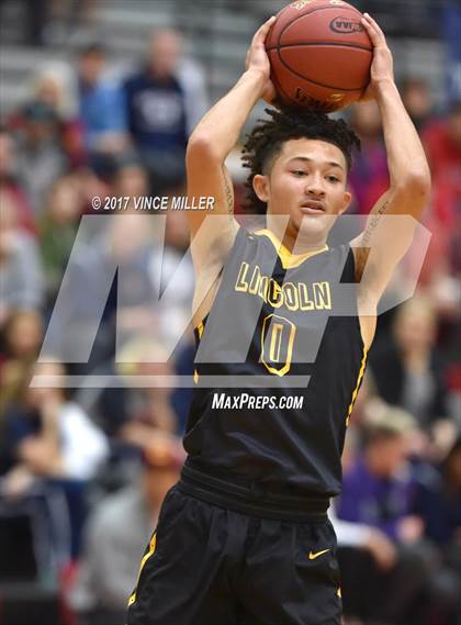 Thumbnail 2 in Lincoln vs Capital (WIAA 3A Regional) photogallery.