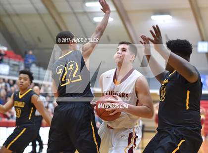 Thumbnail 2 in Lincoln vs Capital (WIAA 3A Regional) photogallery.