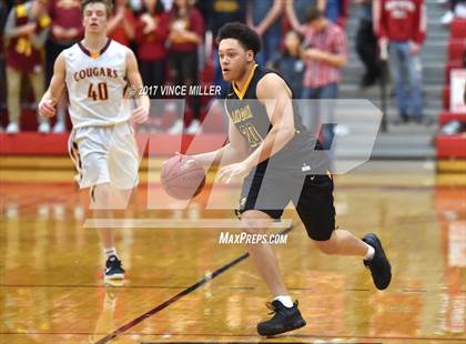 Thumbnail 2 in Lincoln vs Capital (WIAA 3A Regional) photogallery.