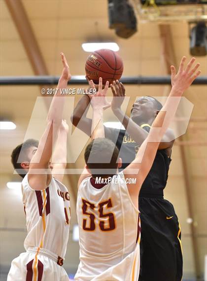 Thumbnail 2 in Lincoln vs Capital (WIAA 3A Regional) photogallery.
