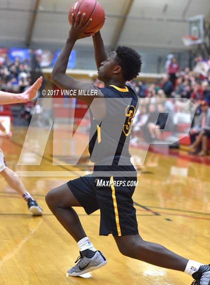 Thumbnail 1 in Lincoln vs Capital (WIAA 3A Regional) photogallery.