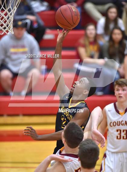Thumbnail 1 in Lincoln vs Capital (WIAA 3A Regional) photogallery.