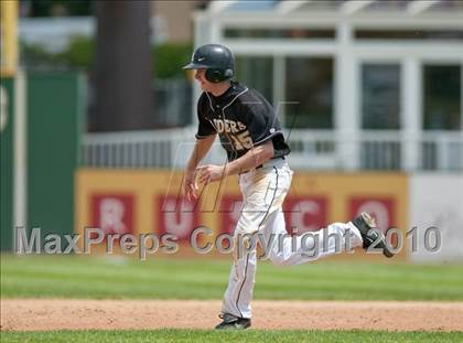 Thumbnail 1 in Roseville vs. South St. Paul (Section 4AAA Playoffs) photogallery.