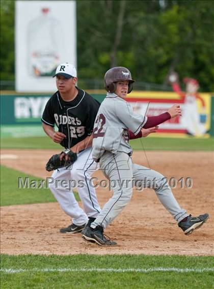 Thumbnail 1 in Roseville vs. South St. Paul (Section 4AAA Playoffs) photogallery.