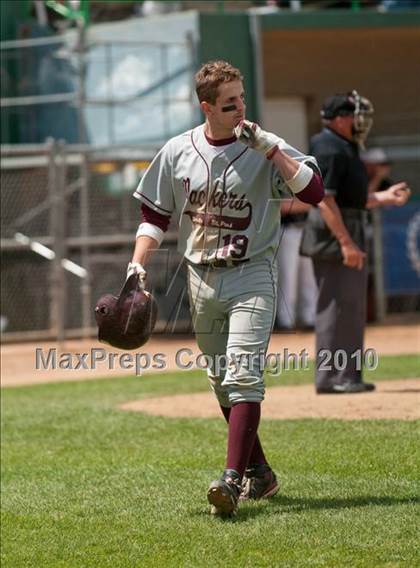 Thumbnail 1 in Roseville vs. South St. Paul (Section 4AAA Playoffs) photogallery.