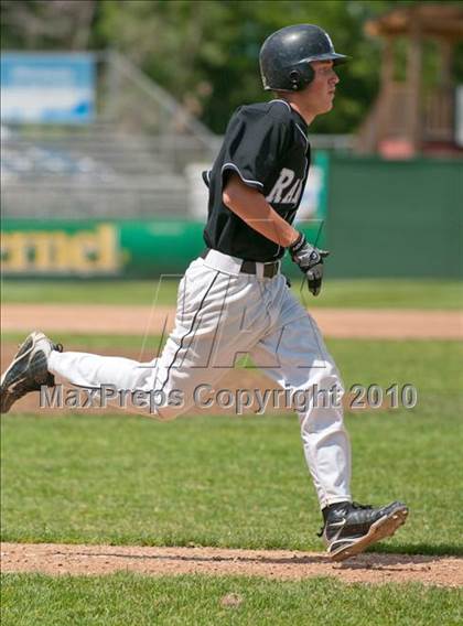 Thumbnail 3 in Roseville vs. South St. Paul (Section 4AAA Playoffs) photogallery.
