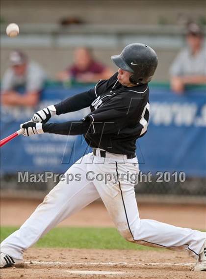 Thumbnail 1 in Roseville vs. South St. Paul (Section 4AAA Playoffs) photogallery.